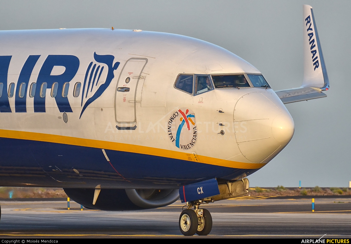 Ryanair EI-DCX aircraft at Tenerife Sur - Reina Sofia
