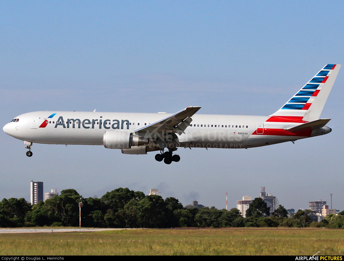 American Airlines N366AA aircraft at Curitiba -  Afonso Pena