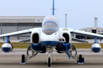 46-5728 - Japan - ASDF: Blue Impulse Kawasaki T-4