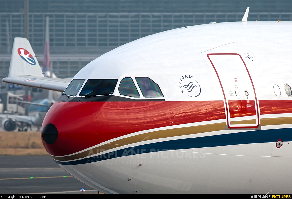 Air China B-6130 aircraft at Frankfurt