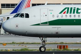 EI-EIC - Alitalia Airbus A320
