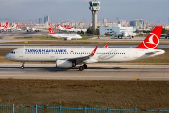 TC-JSK - Turkish Airlines Airbus A321