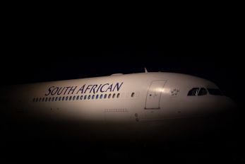 ZS-SNE - South African Airways Airbus A340-600
