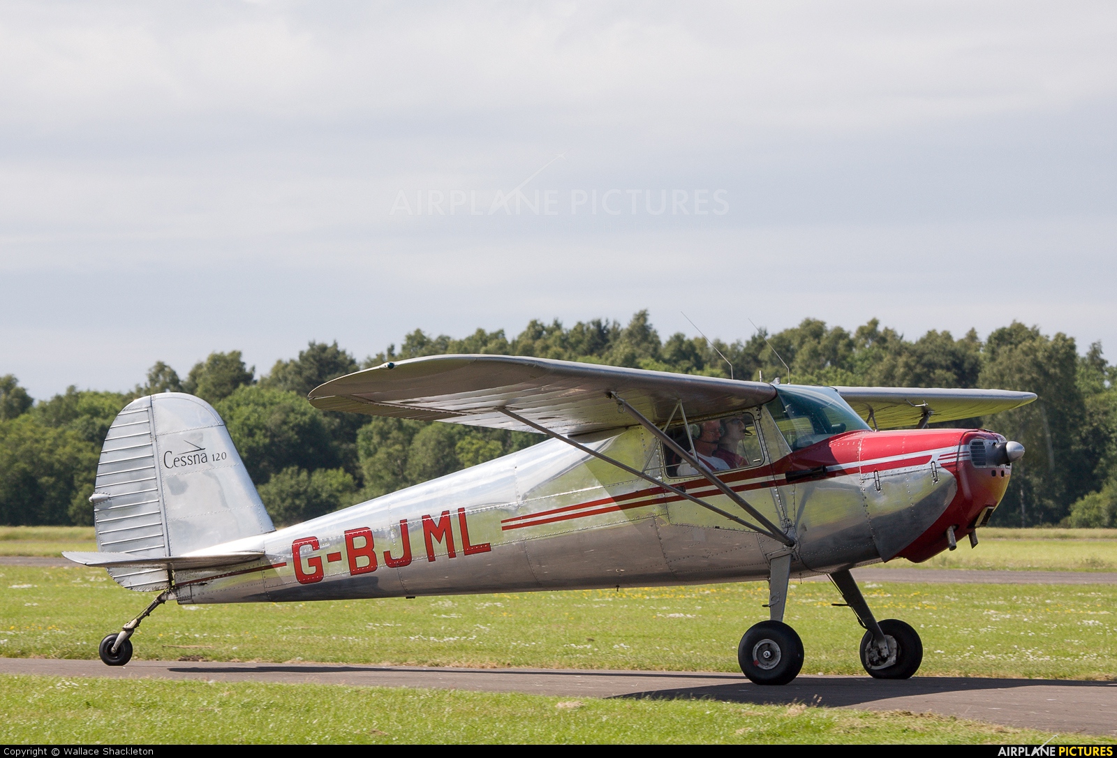 Private G-BJML aircraft at Perth - Scone