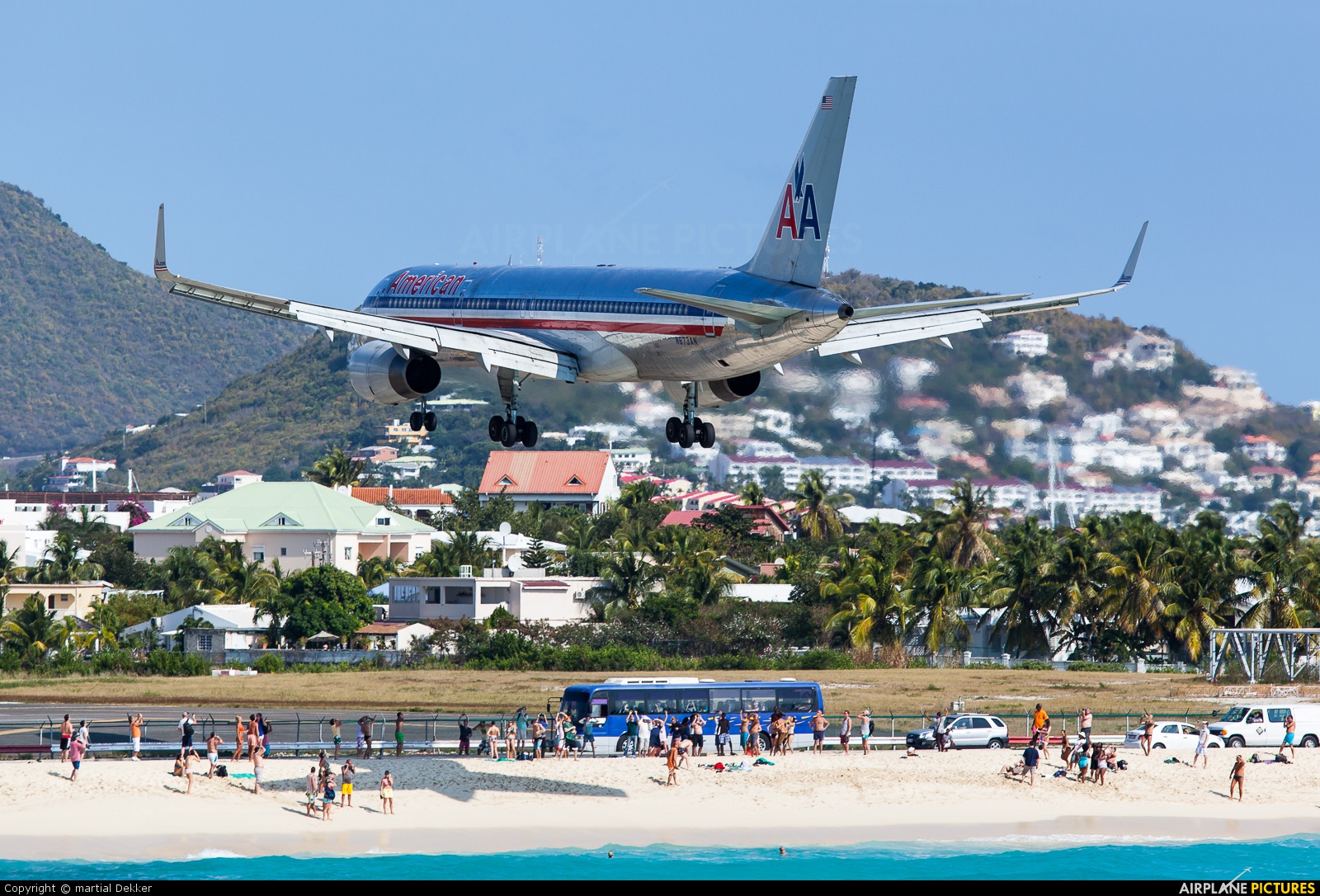 American Airlines N673AN aircraft at Sint Maarten - Princess Juliana Intl