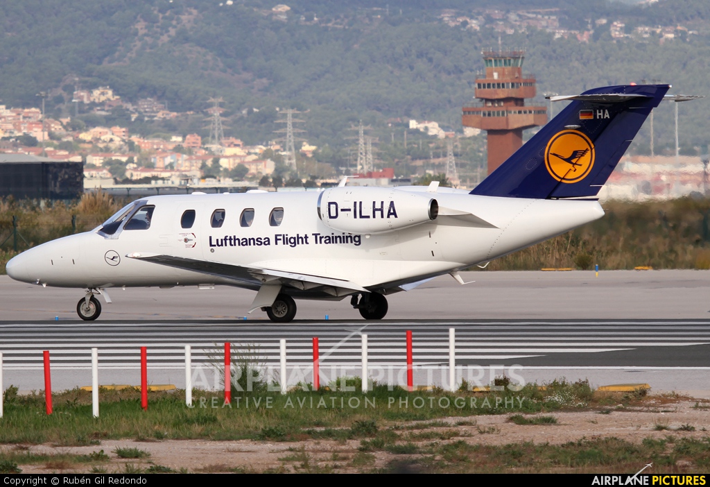 Lufthansa Flight Training D-ILHA aircraft at Barcelona - El Prat