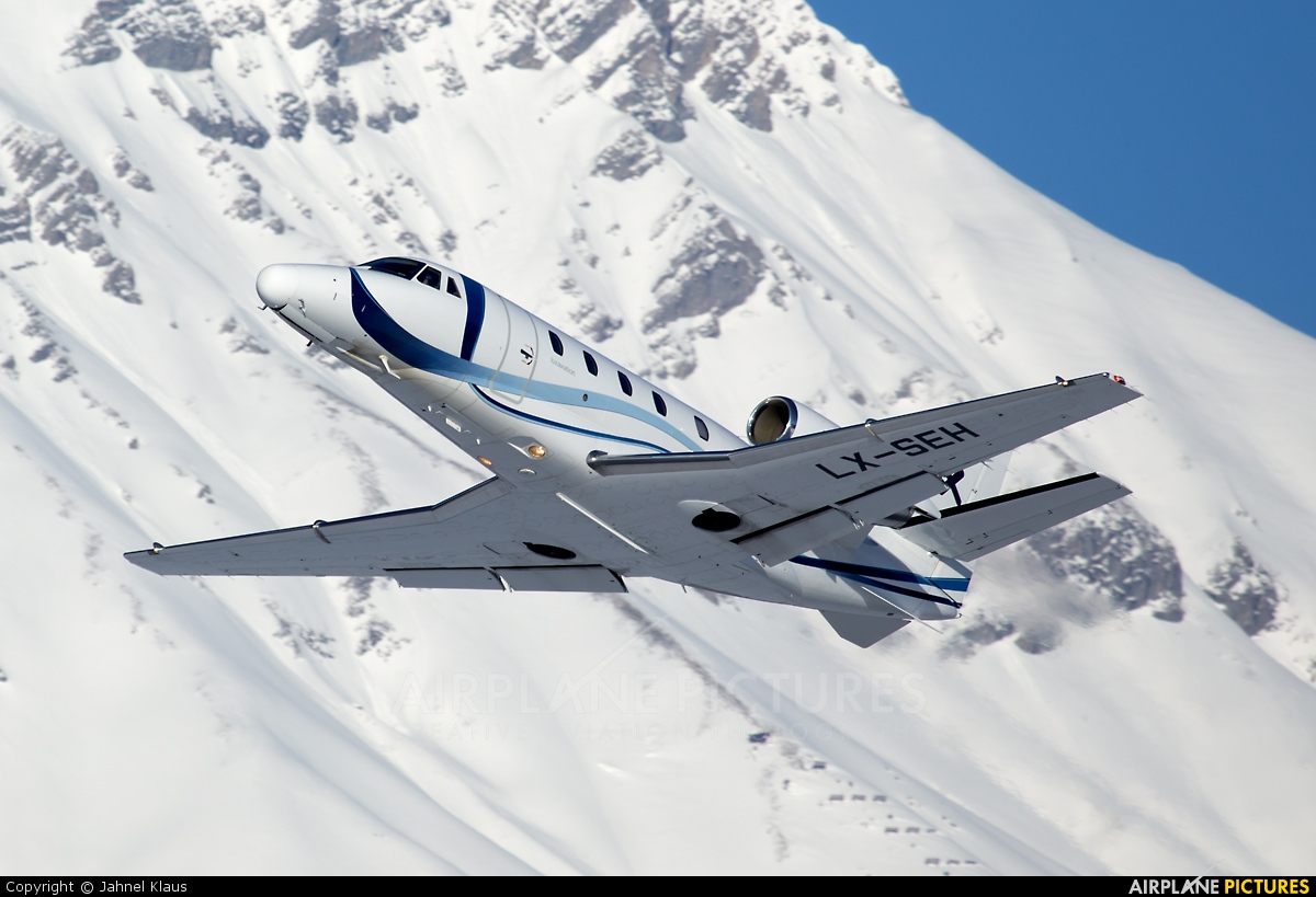 Luxaviation LX-SEH aircraft at Innsbruck