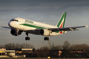 EI-DSC - Alitalia Airbus A320