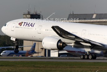 HS-TKF - Thai Airways Boeing 777-300
