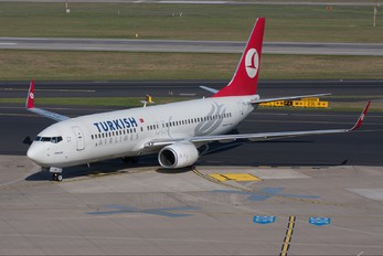 TC-JGM - Turkish Airlines Boeing 737-800