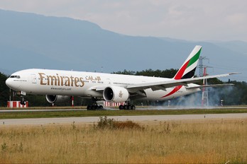 A6-EGD - Emirates Airlines Boeing 777-300ER