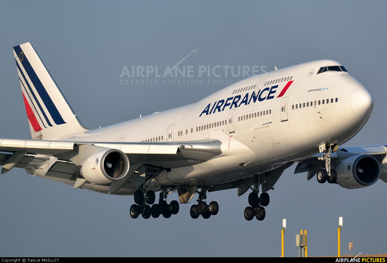 Air France F-GITJ aircraft at Paris - Charles de Gaulle