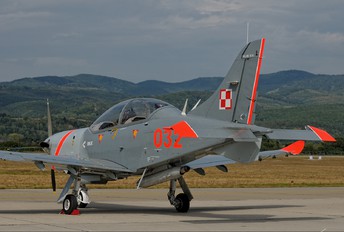 032 - Poland - Air Force "Orlik Acrobatic Group" PZL 130 Orlik TC-1 / 2