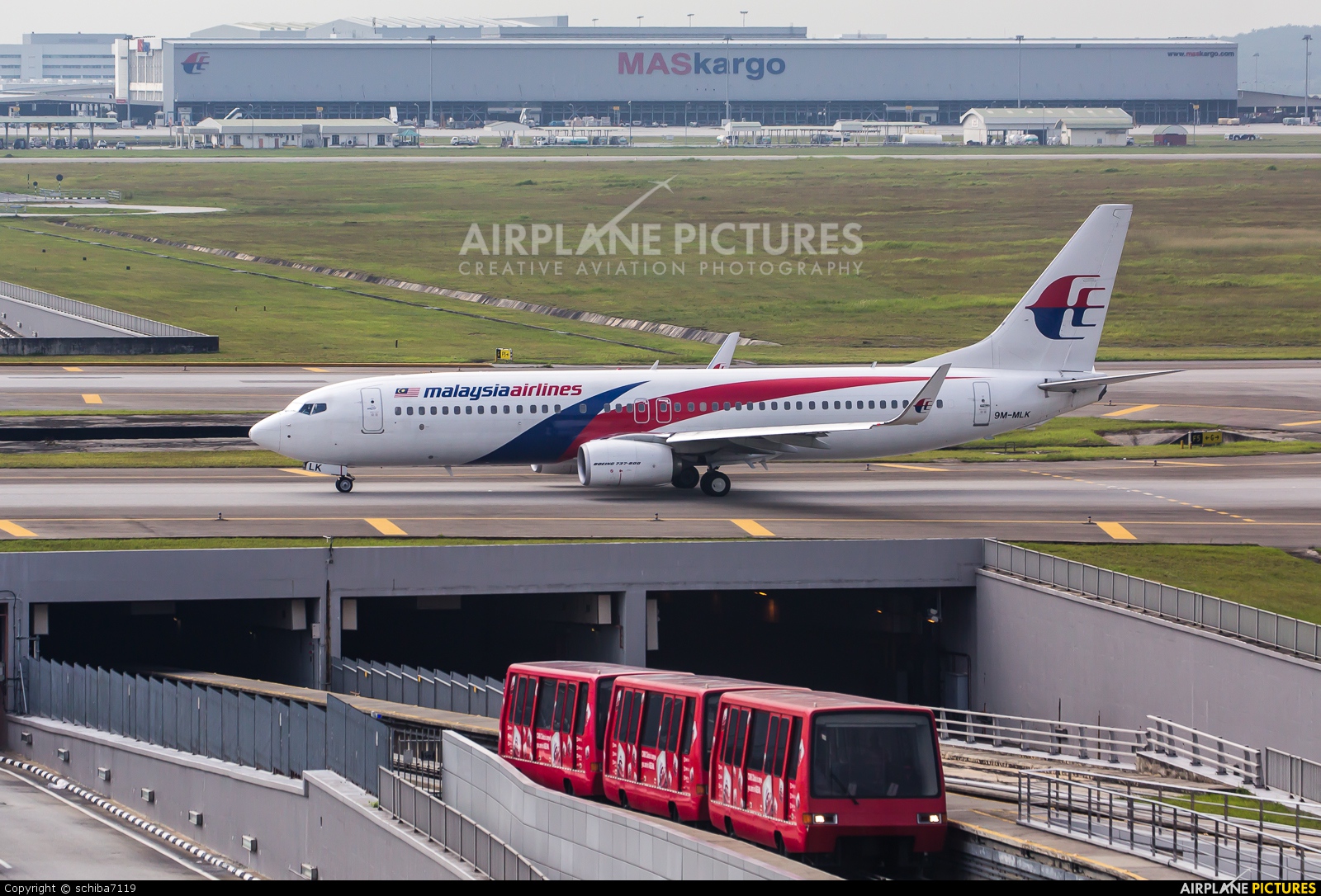 Malaysia Airlines 9M-MLK aircraft at Kuala Lumpur Intl