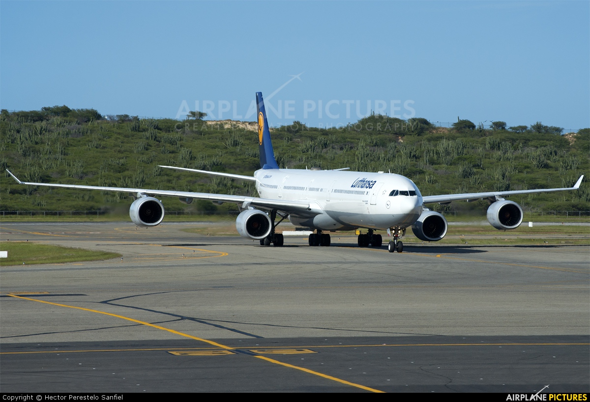 Lufthansa D-AIHF aircraft at Caracas - Maiquetia-Simon Bolivar Intl