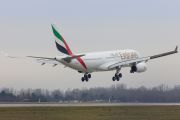 Inaugural Emirates flight from Dubai to Warsaw title=