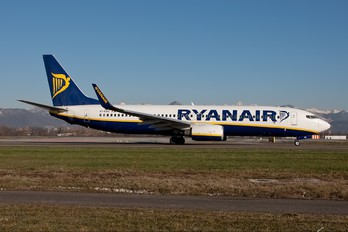EI-EBZ - Ryanair Boeing 737-800