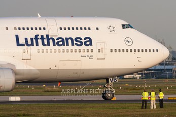 D-ABVB - Lufthansa Boeing 747-400