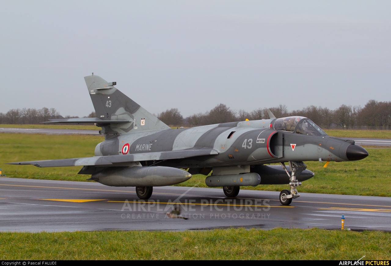 France - Navy 43 aircraft at Rennes - St Jacques