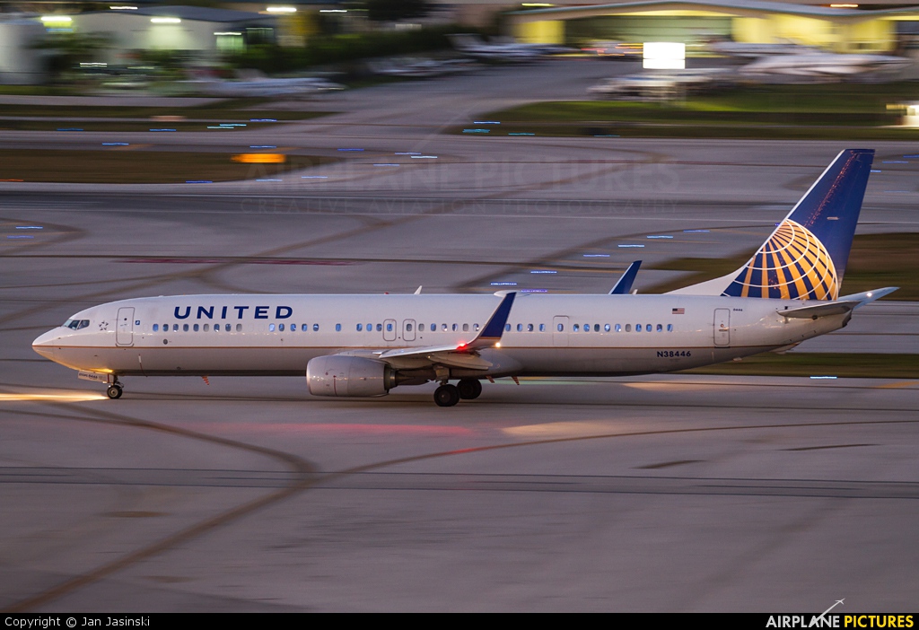 United Airlines N38446 aircraft at Fort Lauderdale - Hollywood Intl