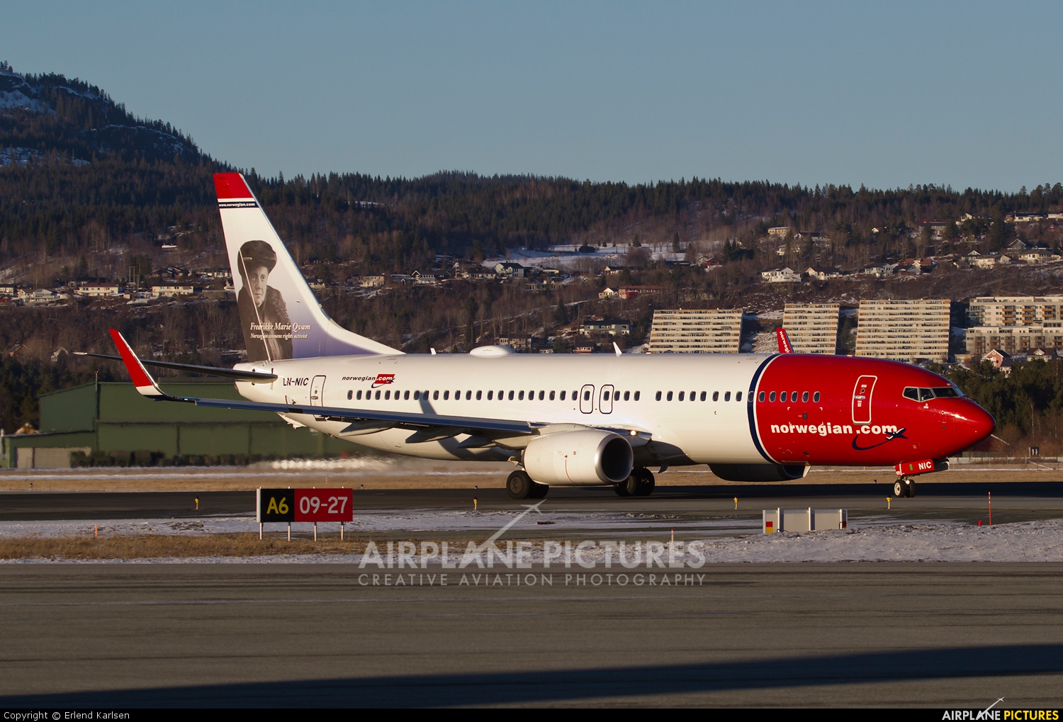 Norwegian Air Shuttle LN-NIC aircraft at Trondheim - Vaernes