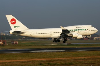 TF-AMY - Biman Bangladesh Boeing 747-400