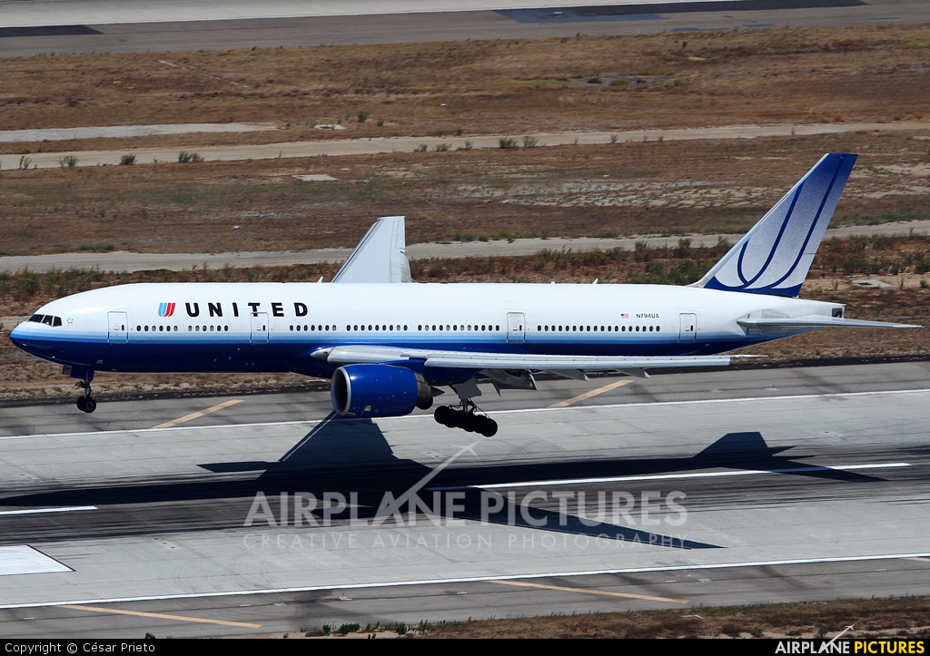 United Airlines N794UA aircraft at Los Angeles Intl