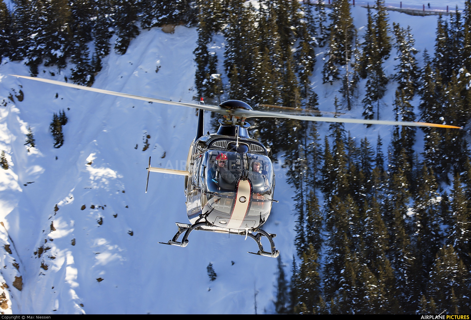 SAF Helicopteres F-GJSR aircraft at Courchevel