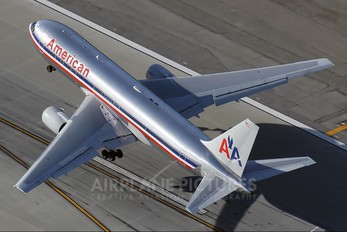 N329AA - American Airlines Boeing 767-200ER