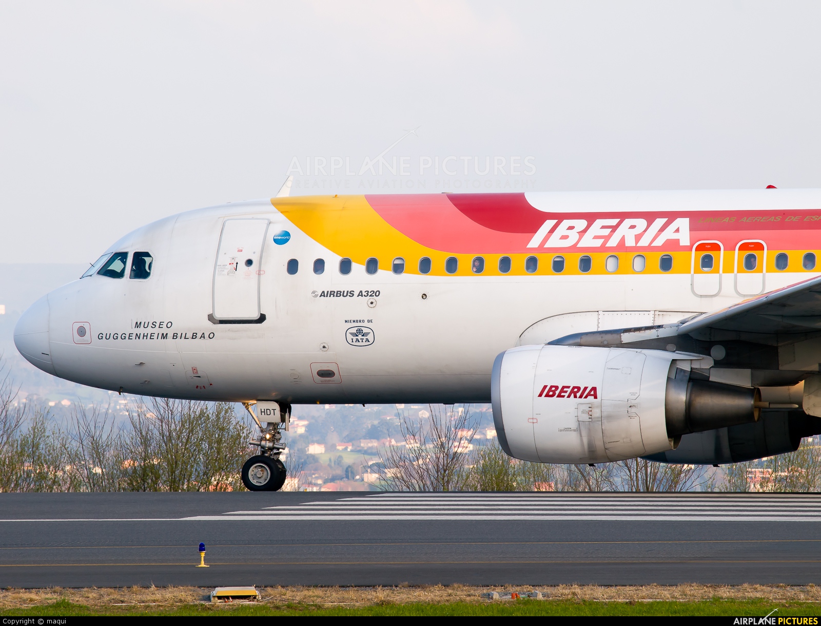 Iberia EC-HDT aircraft at La Coruña