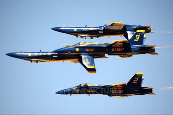 163768 - USA - Navy : Blue Angels McDonnell Douglas F/A-18C Hornet