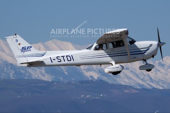 I-STDI - Private Cessna 172 Skyhawk (all models except RG)