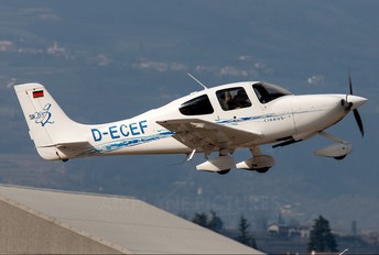 D-ECEF - Private Cirrus SR20