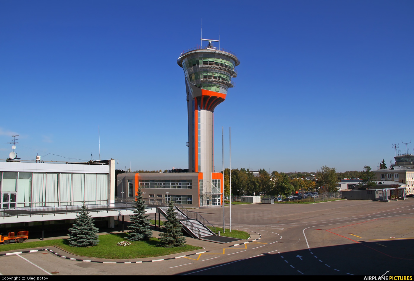 - Airport Overview - aircraft at Moscow - Sheremetyevo