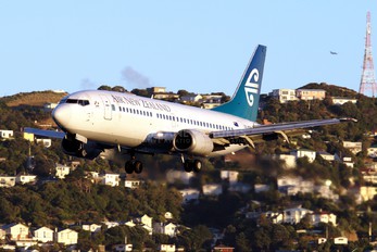 ZK-NGM - Air New Zealand Boeing 737-300