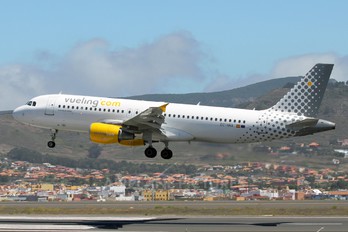EC-HHA - Vueling Airlines Airbus A320