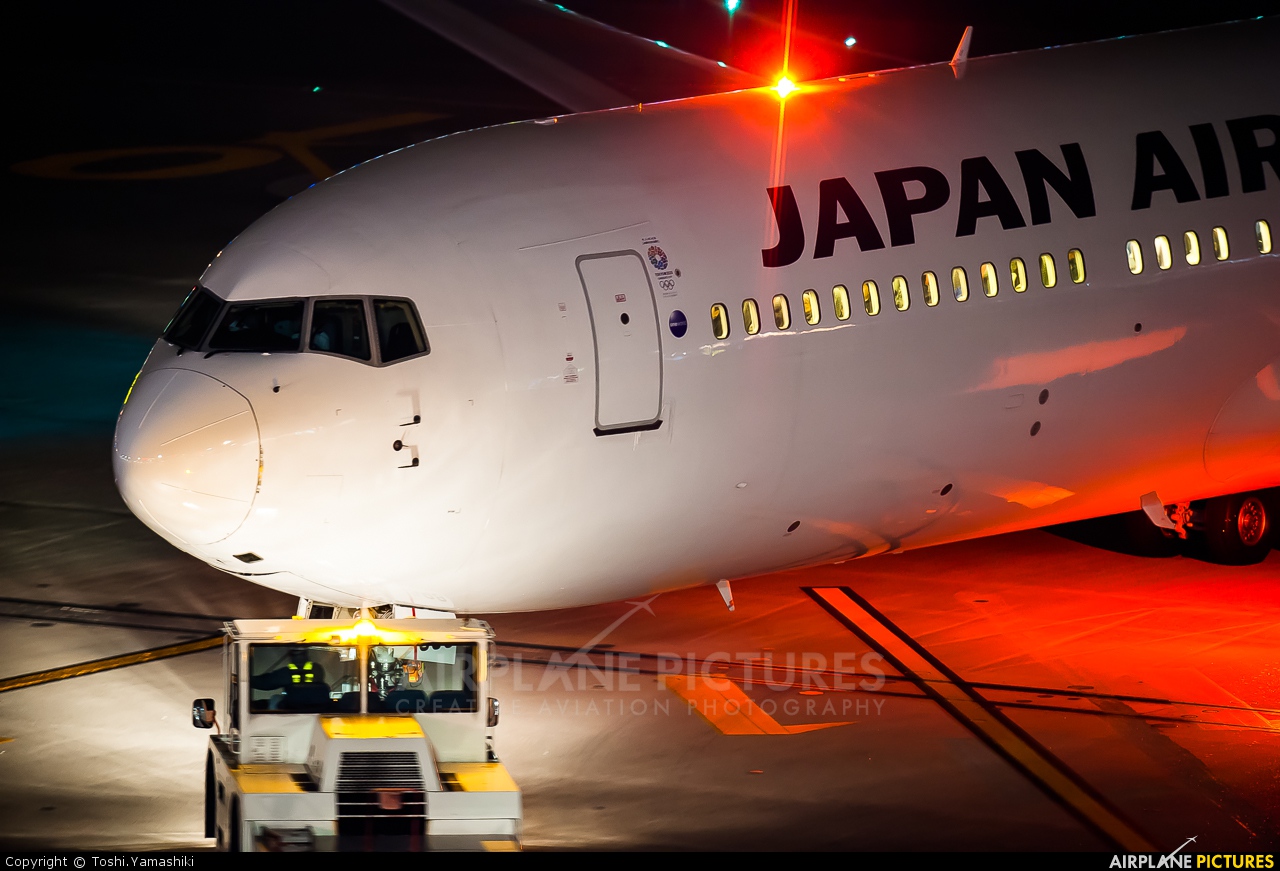 JAL - Japan Airlines - aircraft at Tokyo - Haneda Intl