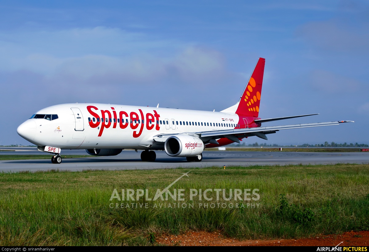 SpiceJet VT-SPE aircraft at Bangalore - Bengaluru Intl