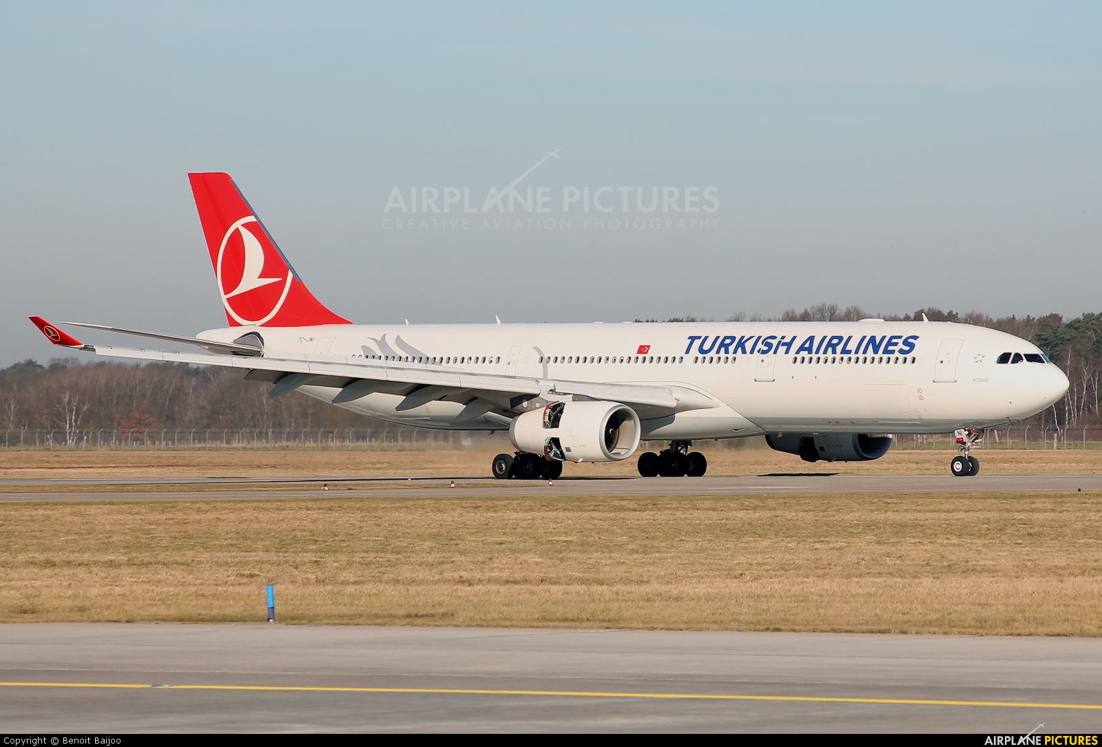 Turkish Airlines TC-JNI aircraft at Hannover - Langenhagen