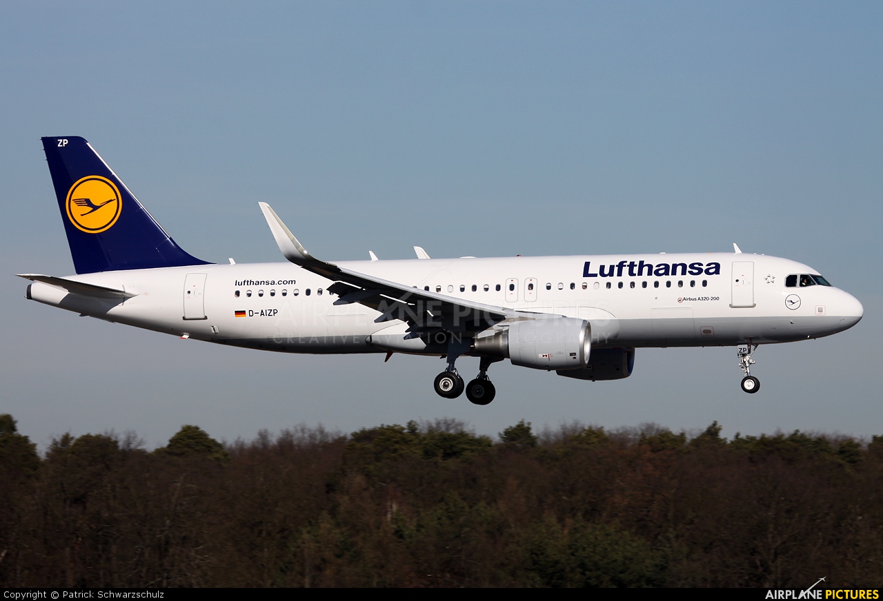 Lufthansa D-AIZP aircraft at Berlin - Tegel
