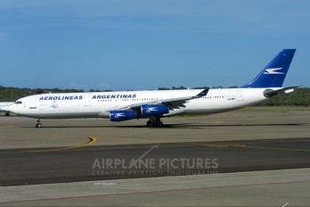 LV-BIT - Aerolineas Argentinas Airbus A340-300