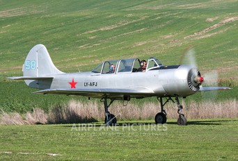 LY-AFJ - Private Yakovlev Yak-52