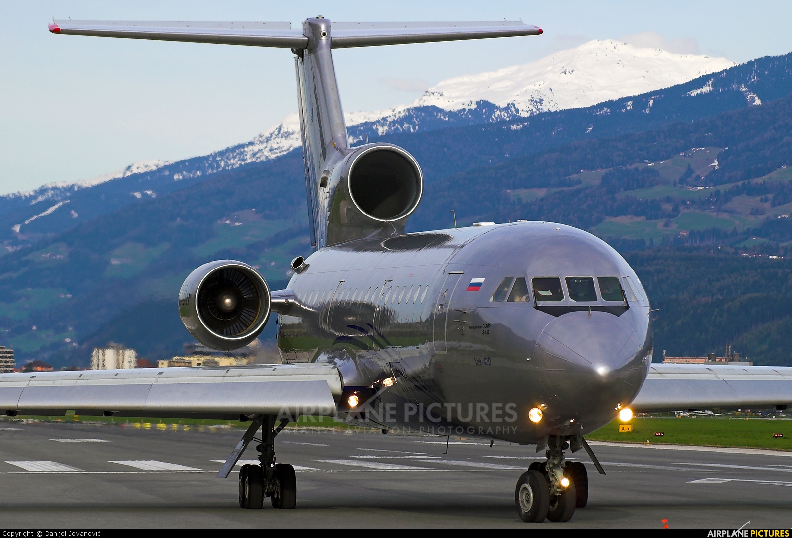 S-AIR RA-42427 aircraft at Innsbruck