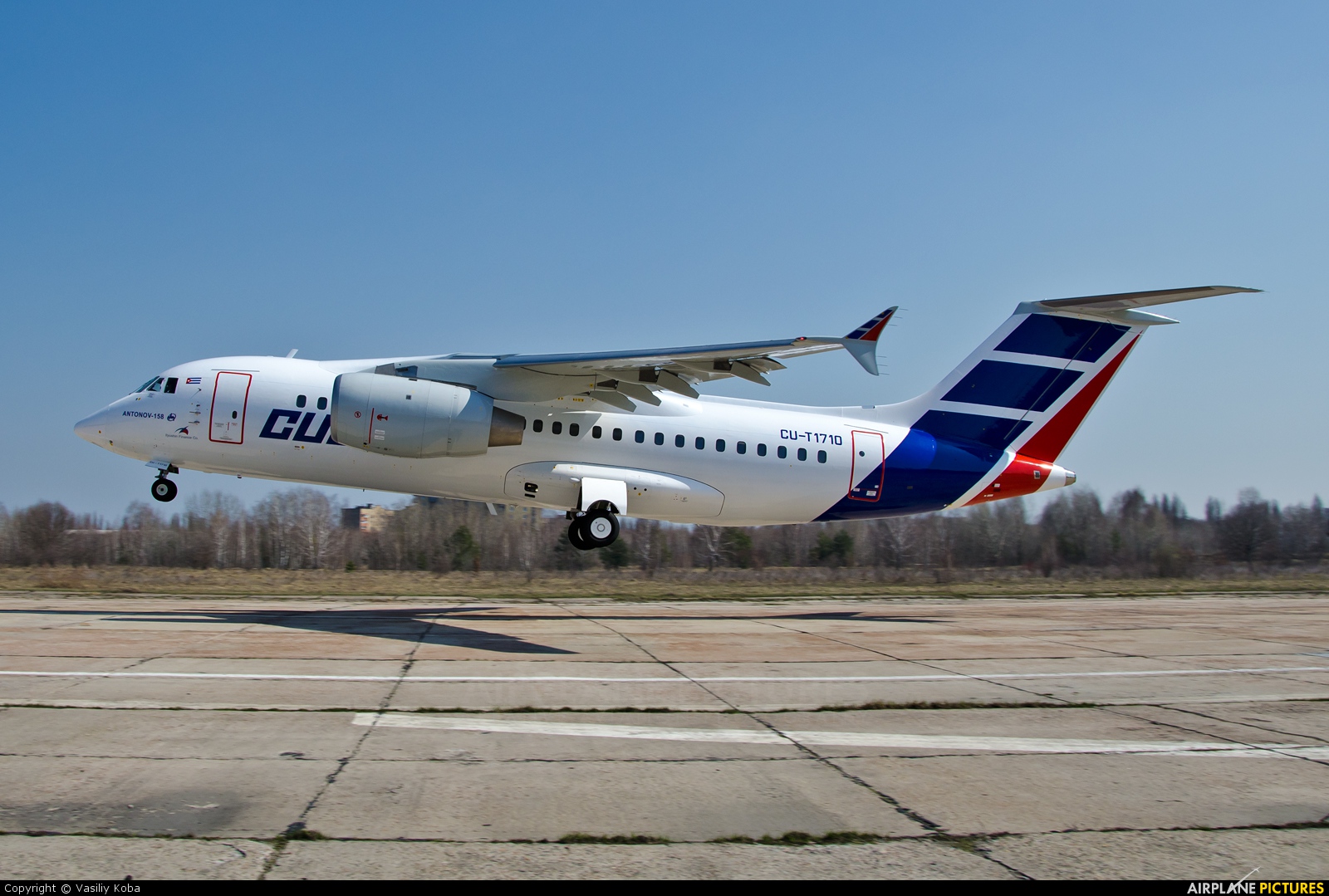 Cubana CU-T1710 aircraft at Kyiv - Svyatoshino