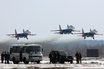 - - Russia - Air Force "Russian Knights" Sukhoi Su-27