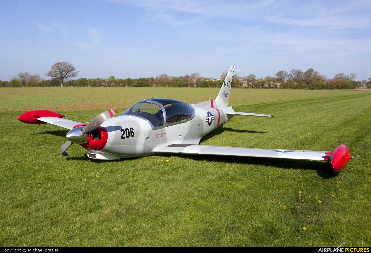 Private N405FD aircraft at Oaksey Park