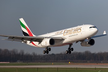 A6-EAD - Emirates Airlines Airbus A330-200