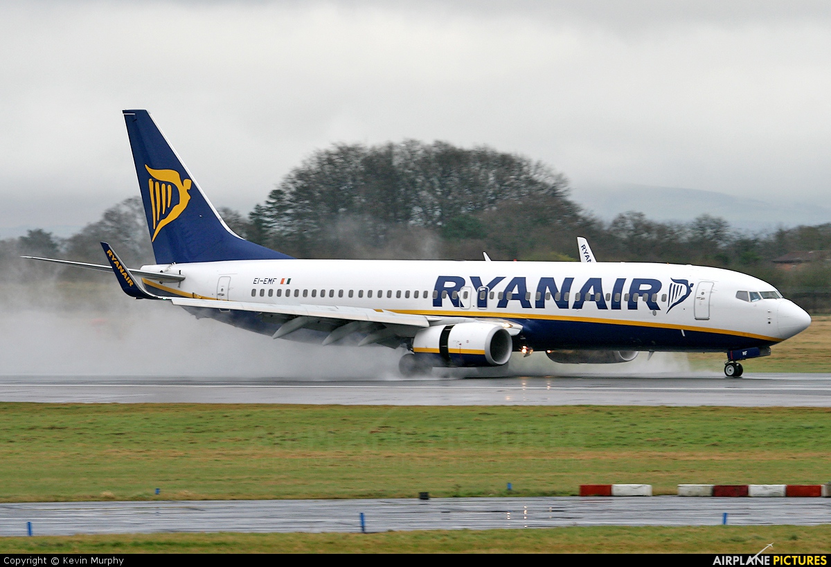 Ryanair EI-EMF aircraft at Manchester