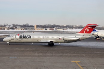 N759NW - Northwest Airlines Douglas DC-9