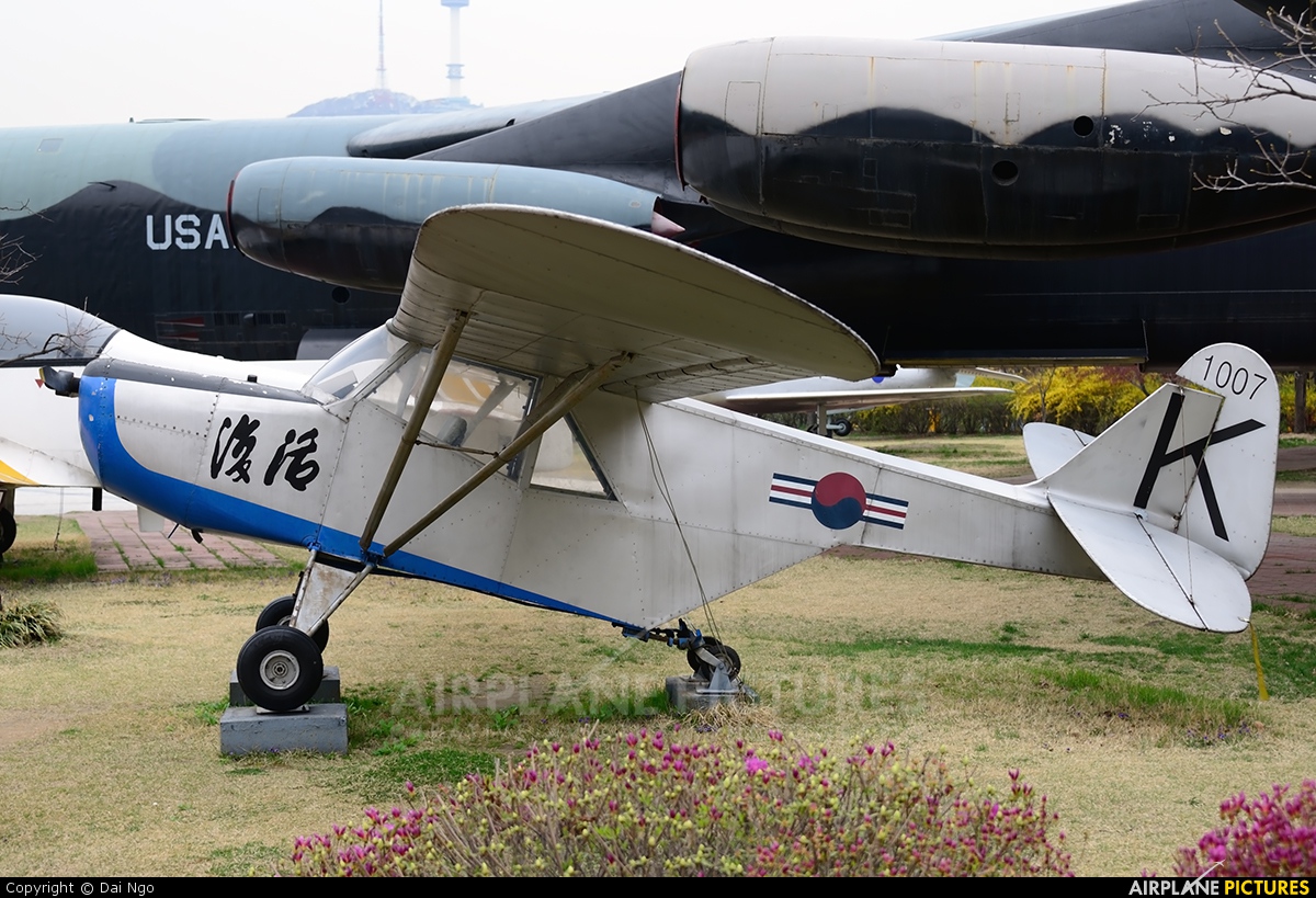 Korea (South) - Air Force 1007/K aircraft at Yongsan-dong - War Memorial of Korea